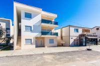 Apartments with parking space Vir - 24307 - B&B Vir