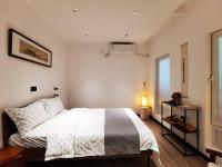 Queen Room with Spa Bath