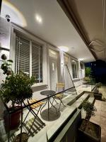 Grey Stone Suites - B&B