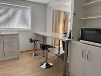 Living Oasis Modern Loft Suit with Mezzanine Bedroom - B&B Auckland