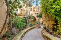 Cosy Hideaways in Traditional Maltese House - B&B