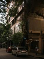 One-Bedroom Apartment with City View