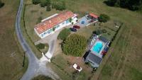 Maison Neuve, relaxing countryside home with pool - B&B
