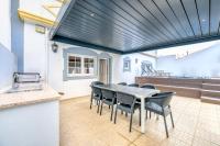 Full private 180sqm Villa - Terrace Jacuzzi - 200m Beach & Sea View - Chambres d'hôtes Albufeira