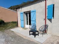 LA FALAISE - Quiet T3 apartment with private parking - B&B Caucalières