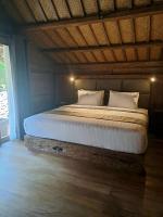 Deluxe Bungalow with Garden View