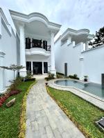 Classic Resort Puncak - B&B Campaka