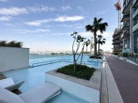 Trophy-Luxurious living w Serene Sea Blends View - B&B