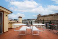 Via Avelli, 4 - Florence Charming Apartments - Attico al 5to piano senza ascensore vicino Stazione Con terrazza con Vista Santa Maria Novella - B&B