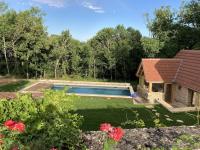 Maison de charme - Piscine chauffée - Bouzic - B&B Bouzic