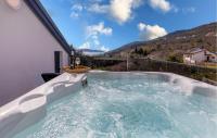 Magnifique Maison À Lovran Avec Sauna - Chambres d'hôtes Lovran