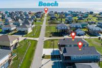 Two Adjacent Cabins, Sleeps 18 - Bed and Breakfast Bolivar Peninsula