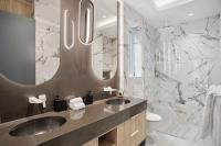 Luxury Downtown Vancouver Home Near Sunset Beach with Parking - B&B Vancouver