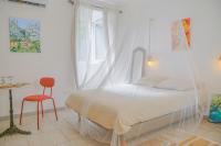 Studio charmant a Moustiers au coeur du village - Bed and Breakfast