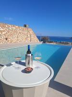 Villa Mare di Levante with Private Pool - B&B Lindo
