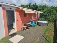 Appartement Bleu Corail avec Jacuzzi - B&B Les Trois-Îlets