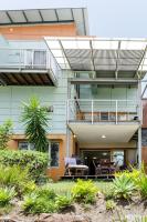 Reflections on the lake with resort access - B&B