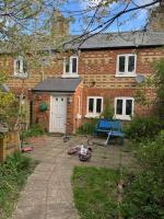 Charming, plant-filled cottage - B&B