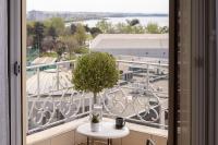 Cityscape Elegance, Central Thessaloniki sea view apartment - B&B Salonicco