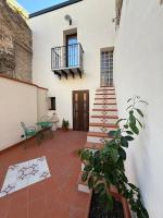 Cortile Cipriani - B&B Palermo