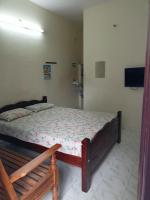 Suganya Lodge - Bed and Breakfast