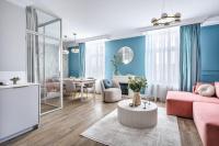 "Miami Beach" apartment with balcony and fireplace