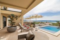 Villa Novue with pool - B&B