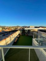 Appartement 2 chambres en rez de jardin avec piscine - B&B Cogolin