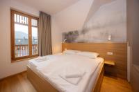 One-Bedroom Apartment with Balcony