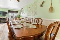 Charming 3-Bedroom, 2-Bathroom Townhouse Perfectly Located Near the Boardwalk - Chambres d'hôtes Ocean City
