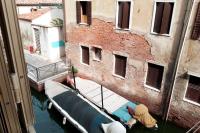 Scenic Artist's Home on Canal in City Center 100 Square Meters - B&B Venezia