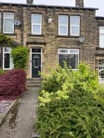 Arnold House in the heart of Calverley village - B&B Calverley