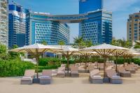 Palm Jumeirah - Luxe Infinity Pool I Direct Beach Access - B&B