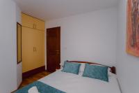 Apartamento de 2 dormitorios con terraza y vistas al mar