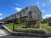 Spacious Oceanfront 3BR Condo with Private Beach in Ideal Hyannis Location - B&B