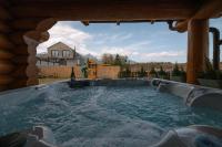 Lesný Chalet with Jacuzzi and sauna, 4 km from Starý Smokovec - B&B Nová Lesná