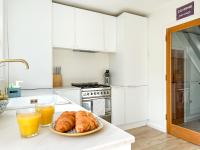 Modern 3 Bed Home - Pets Welcome - FREE Parking - B&B Canterbury