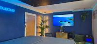 The NEW Blue Horse Suite at The Grumpy Schnauzer B&B Luxury Private Indoor Hot Tub Breakfast in Bed - Bed and Breakfast