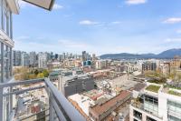 Stunning 2BR Apartment with Breathtaking City and Mountain Views - B&B