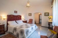 Deluxe Double Room with Shower