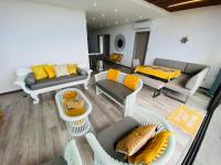 Cozy Seaview Penthouse - B&B