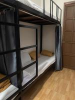 Posto Letto in Dormitorio con 4 Letti