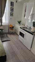 Bright Studio Apt, Great connection 2B - B&B