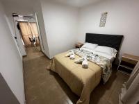 Hospedaje L H primero C En Ezeiza a 15 min del aeropuerto - B&B