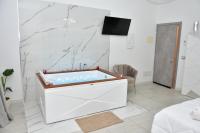 Yllen Rooms - Ferienwohnung Avola