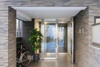 Unizen大国町店 - Bed and Breakfast Osaka