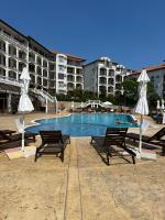 Аппартамент в Триумфе Святой Влас 300м от моря, бассейн. - B&B Sveti Vlas