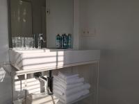 Zweibettzimmer mit Badewanne
