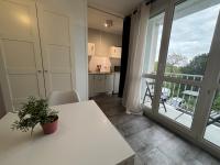 Studio rénové avec balcon, Calme et lumineux à Tours - Ferienwohnung