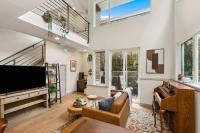 Lake & City View Modern Retreat w AC - B&B Seattle